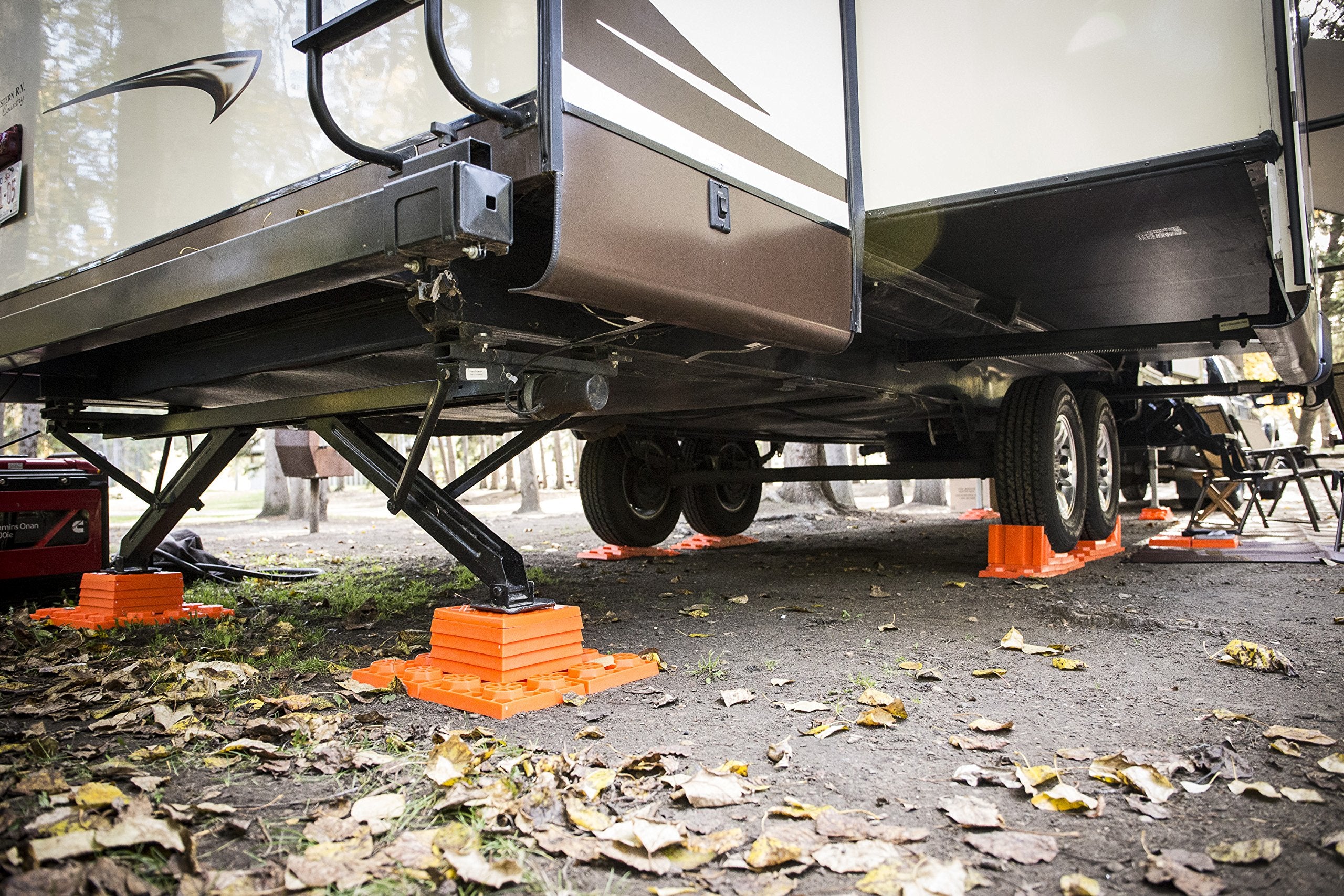 Tri-Lynx chock seated on Lynx leveler stack for consistent stopping