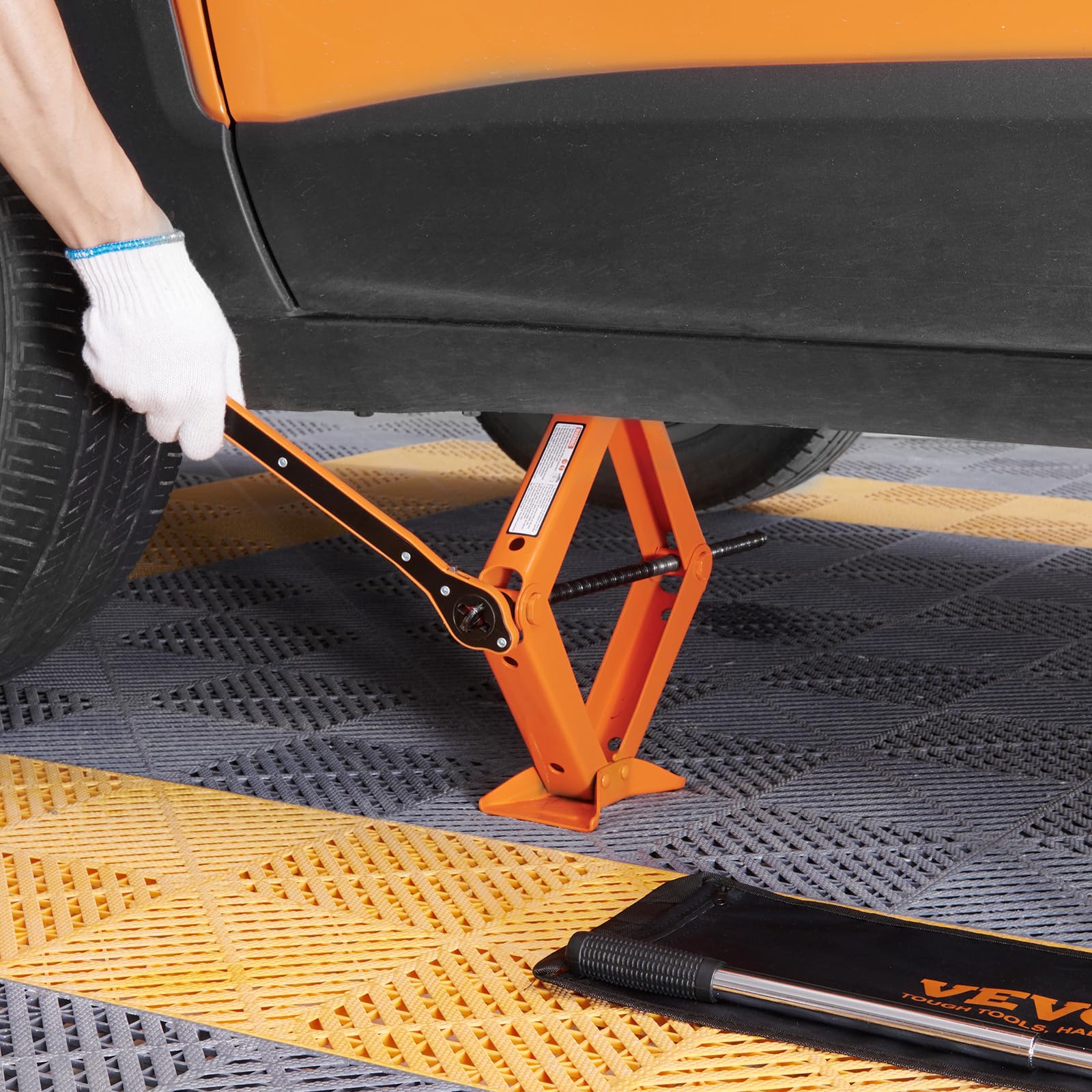 VEVOR telescoping lug wrench for increased torque and easy storage
