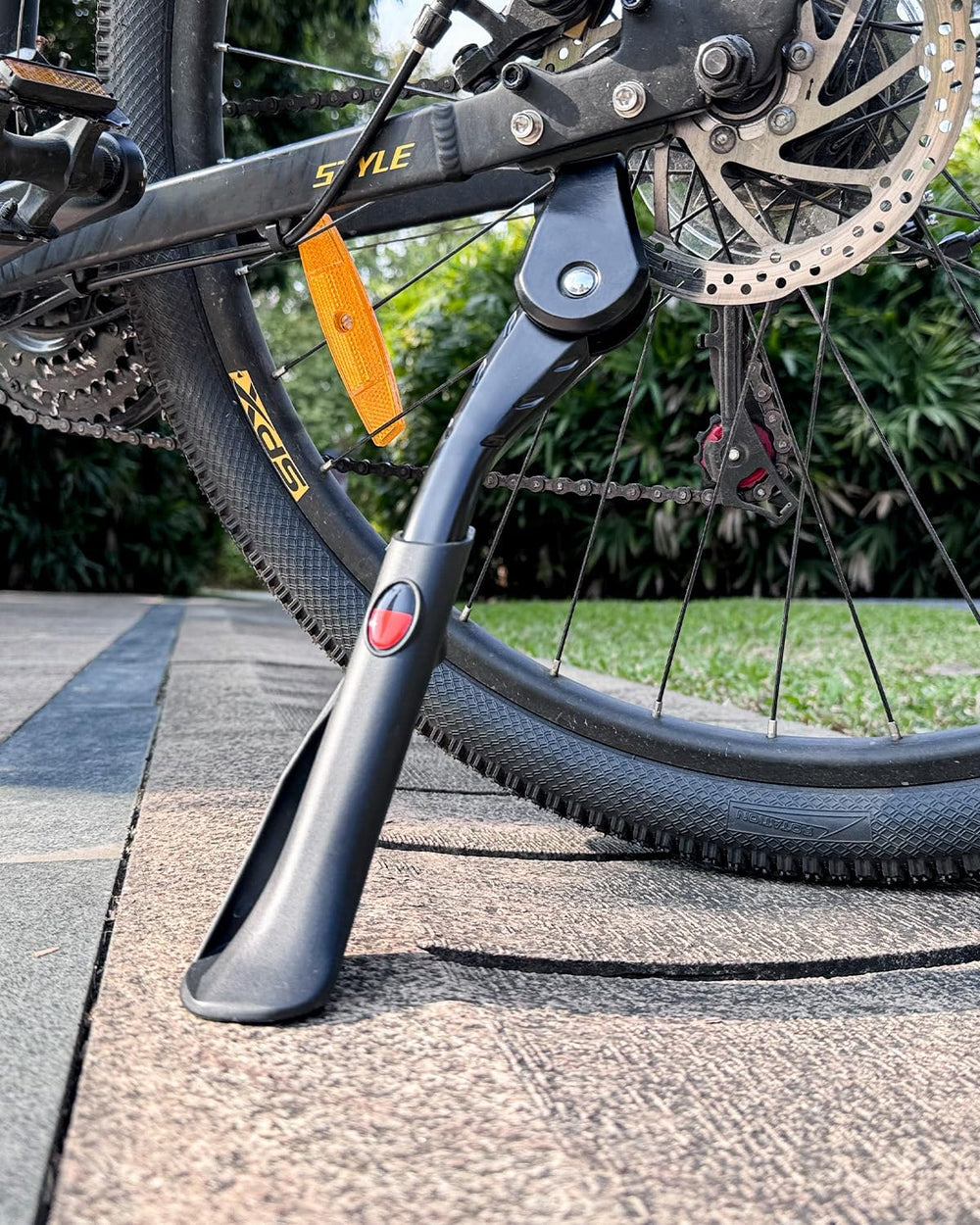Wakano kickstand included screws and Allen wrench for easy install