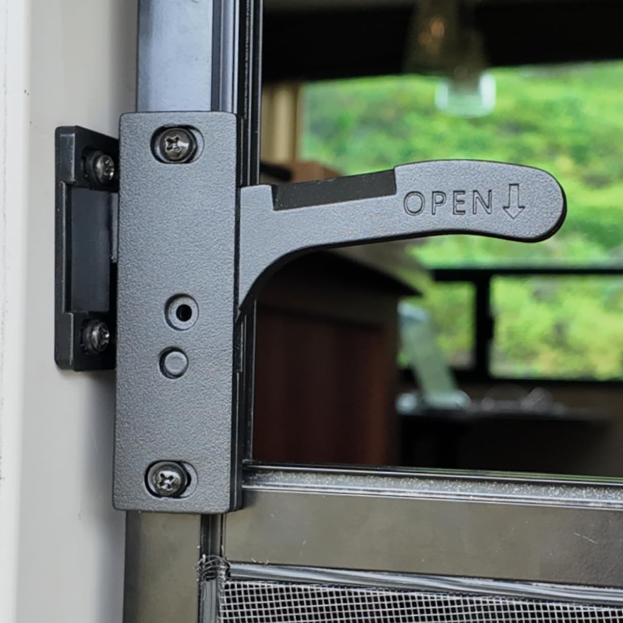 WanDwel aluminum right-hand handle front view showing durable finish and secure fit