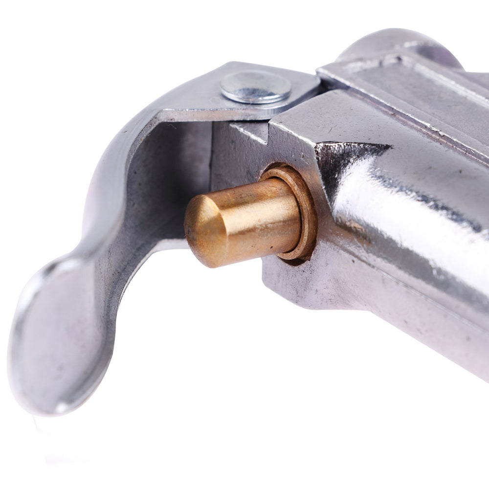 WYNNsky straight head air chuck attached to valve demonstrating secure bayonet connection benefit