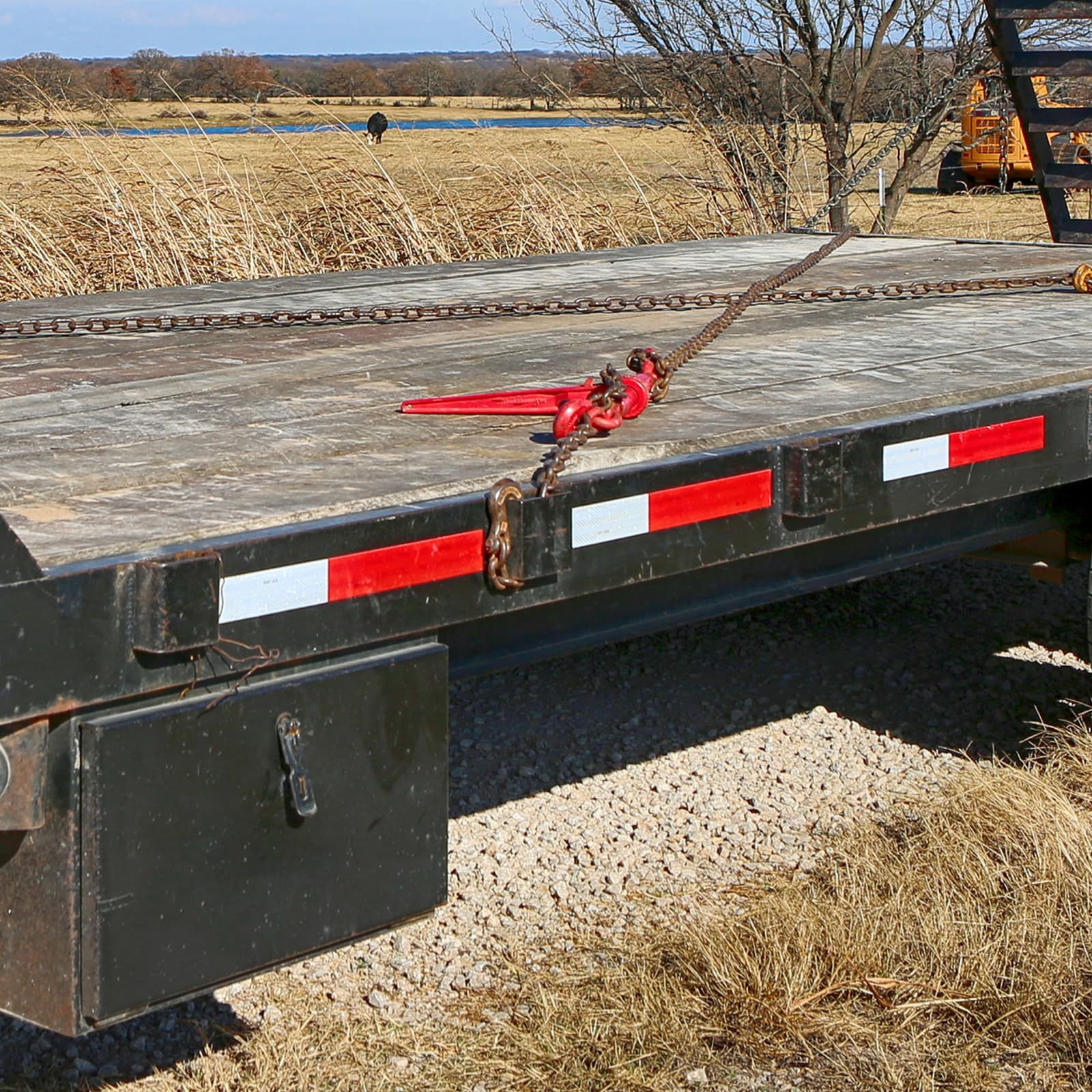 XZWMY close-up of pocket opening showing size clearance for 2x4 stakes and easy insertion