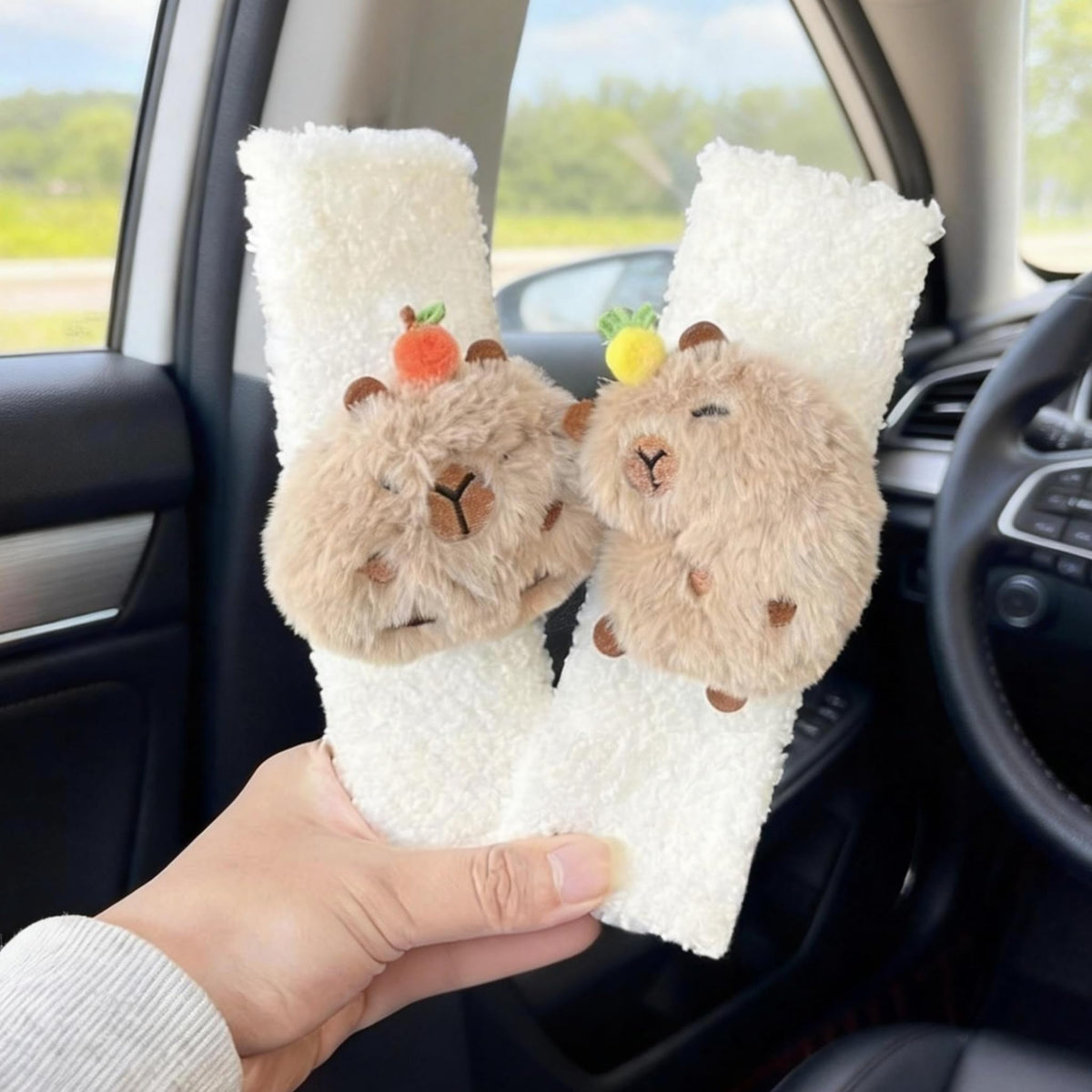 Zigihos capybara front view showing plush design and cute face for comfort